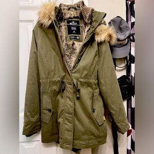 Hollister Parka Jacket, Medium, Green. Only worn once.